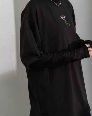 縫珠花束造型金屬絲T恤(兩色)