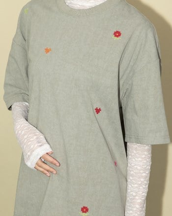 A｜十字繡愛心花朵蠟洗寬鬆T恤(兩色)