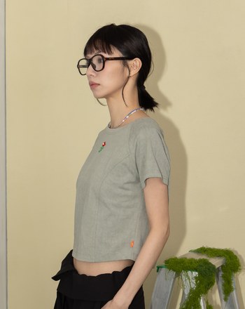 A｜小花縫珠蠟洗合身剪裁T恤(兩色)