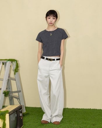 A｜小花縫珠蠟洗合身剪裁T恤(兩色)