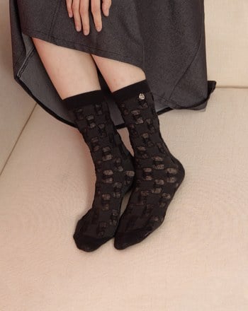 透膚鏤空緹花長襪(兩色)