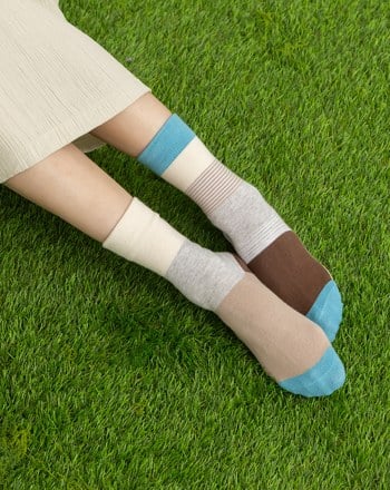 趣味色塊不對稱長襪(兩色)