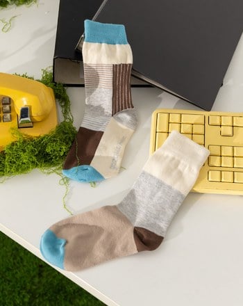 趣味色塊不對稱長襪(兩色)