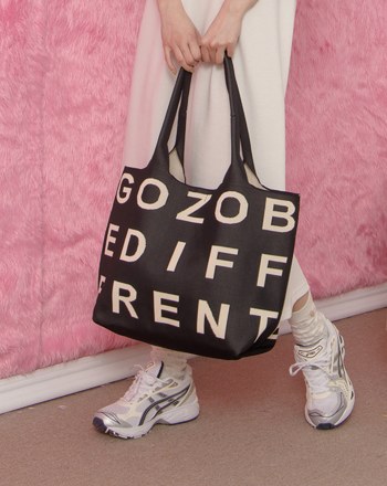 英文字母織紋托特包(兩色)