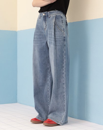 ◢3.0 零著感Q彈打褶牛仔寬褲(淺藍)